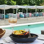 Otel Font Mourier