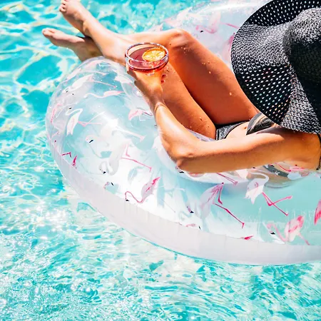 Font Mourier Hotel Cogolin