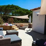 Font Mourier Hotel