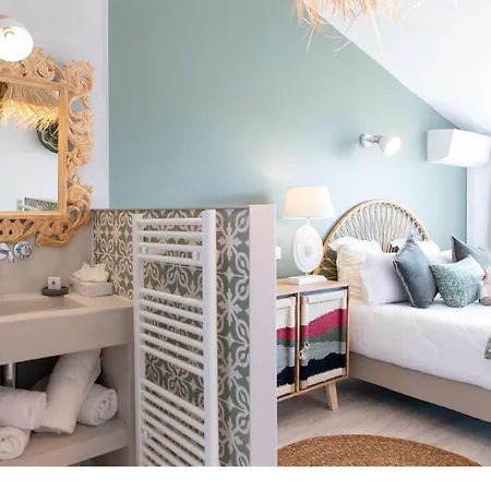 Font Mourier Hotel 4*