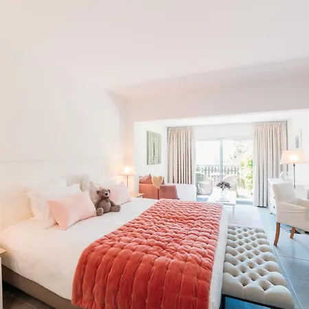 Font Mourier Hotel