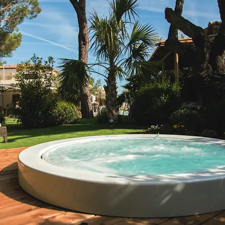 Font Mourier Hotel