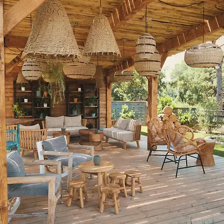 Font Mourier Hotel 4*