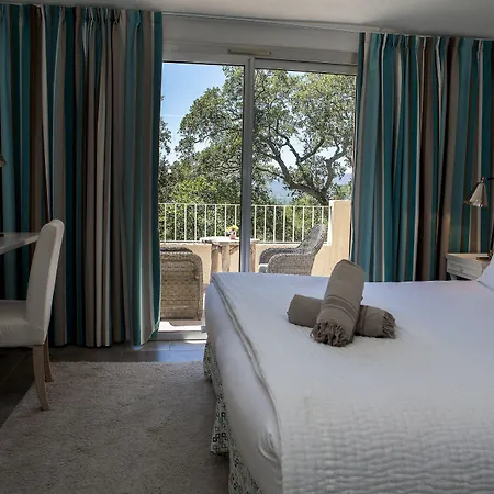 Font Mourier Cogolin