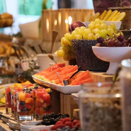 Font Mourier Hotel Cogolin