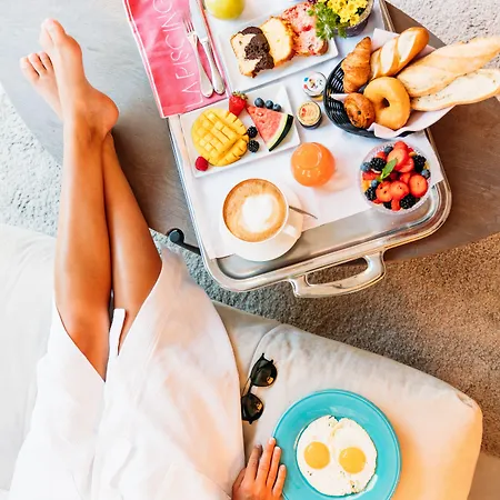 Font Mourier Hotel Cogolin