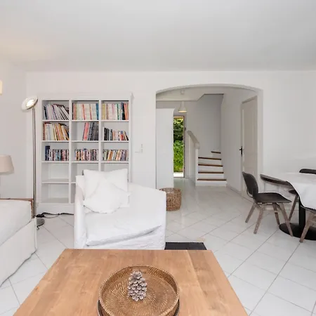 Font Mourier 4* Cogolin