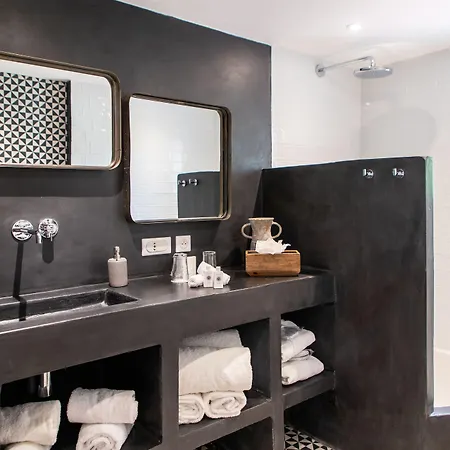 Font Mourier Hotel