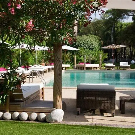 Font Mourier Hotel 4*