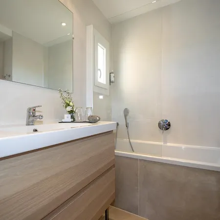 Font Mourier Hotel