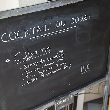 Font Mourier Hotel